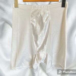 CACHE white shapewear shorts size medium